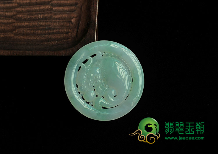糯冰种飘花缅甸翡翠鱼龙变挂件