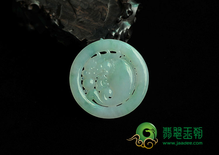 糯冰种飘花缅甸翡翠鱼龙变挂件