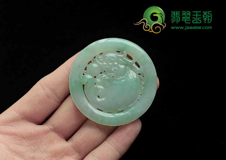 糯冰种飘花缅甸翡翠鱼龙变挂件