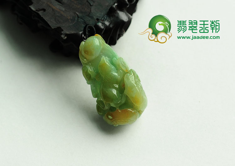 糯冰种三彩缅甸翡翠代代富挂件