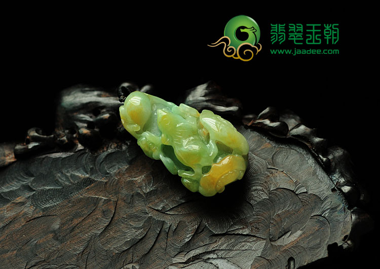 糯冰种三彩缅甸翡翠代代富挂件
