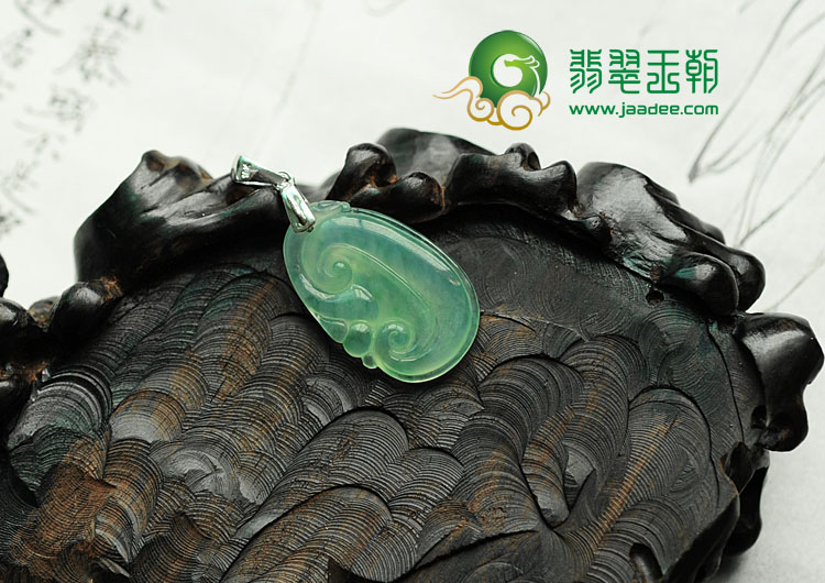 冰种绿晴水缅甸翡翠镶金扣如意胸坠