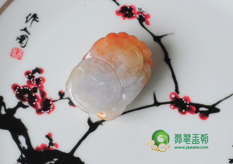 糯冰种红翡缅甸翡翠蝎子挂件