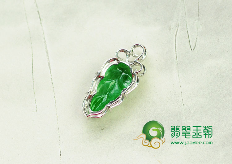 糯冰种阳绿缅甸翡翠包白金金枝玉叶挂件（真钻）
