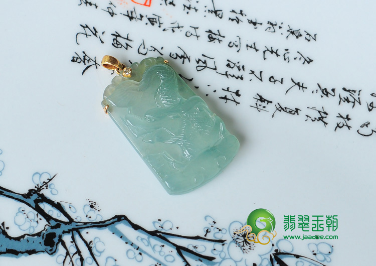 冰玻种晴水缅甸翡翠镶金扣龙牌挂件