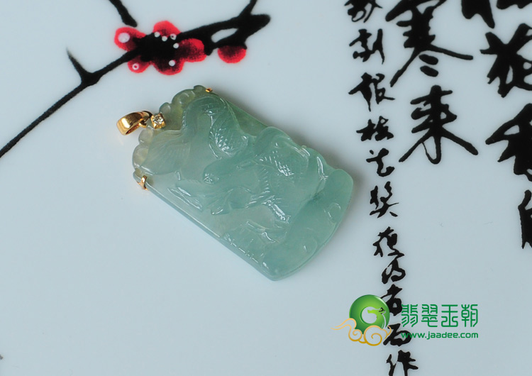 冰玻种晴水缅甸翡翠镶金扣龙牌挂件