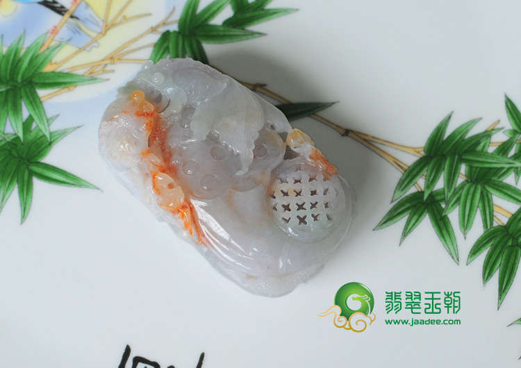 糯冰种三彩缅甸翡翠年年有余挂件