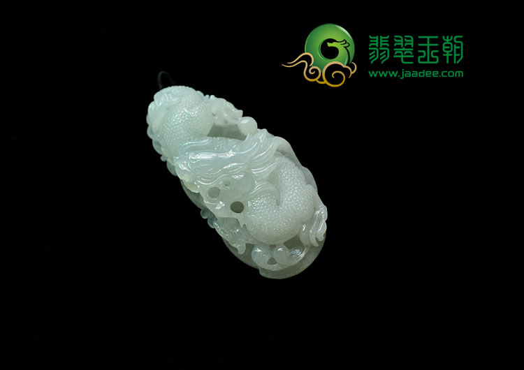 糯冰种缅甸翡翠飞龙挂件