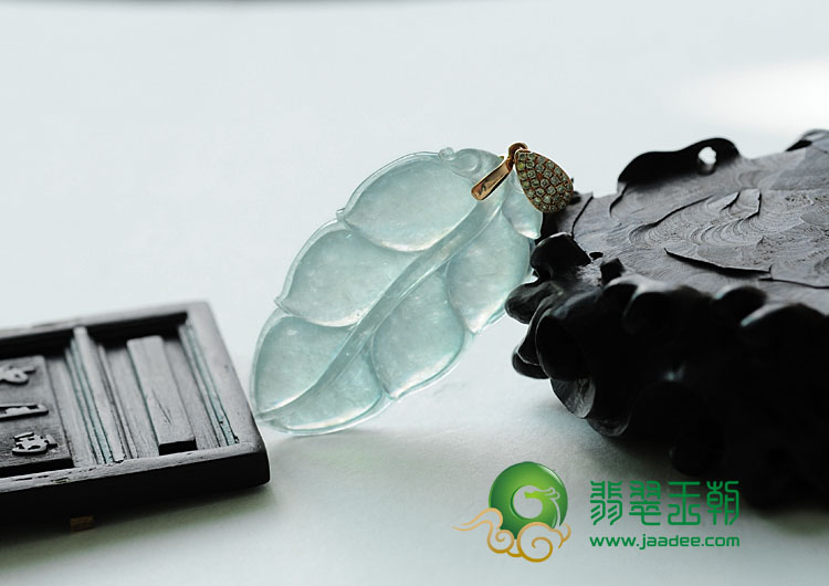 冰玻种缅甸冰玻种缅甸翡翠镶玫瑰金扣叶子挂件