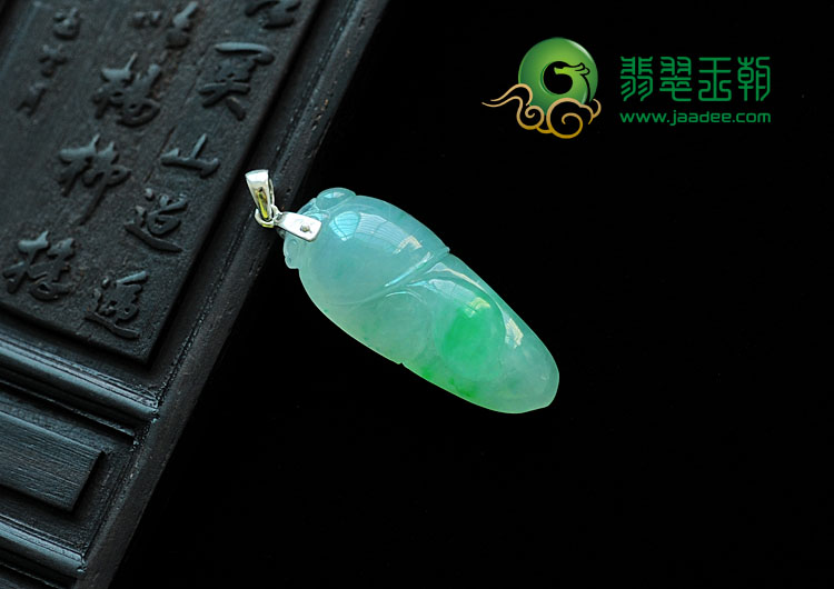 冰种飘翠缅甸翡翠玉米挂件