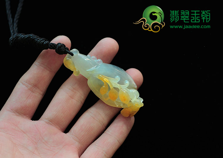 冰种黄翡缅甸翡翠玉兰花挂件