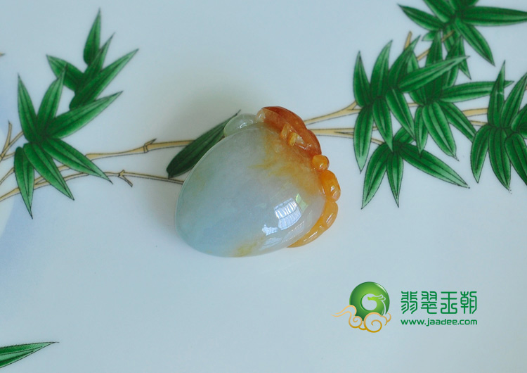 糯冰种三彩缅甸翡翠寿桃挂件