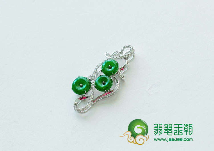 糯冰种阳绿缅甸翡翠包白金平安扣胸坠（真钻）