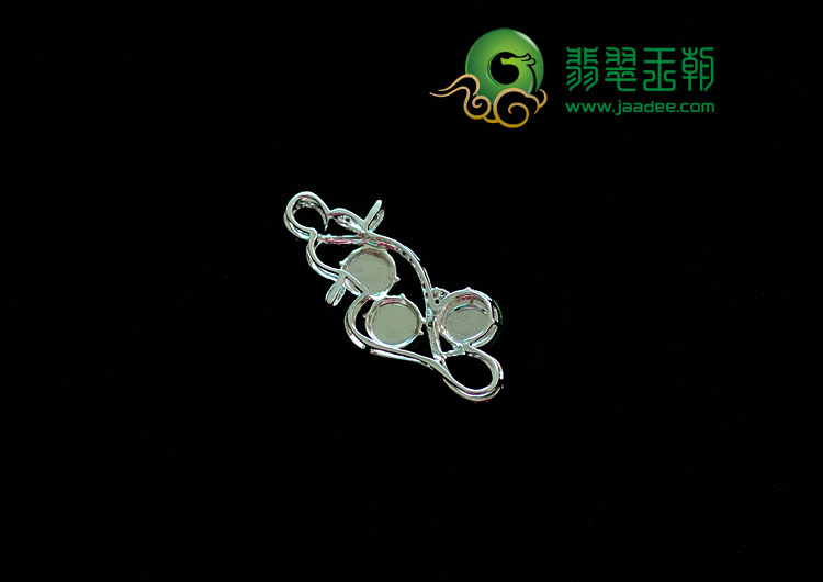 糯冰种阳绿缅甸翡翠包白金平安扣胸坠（真钻）