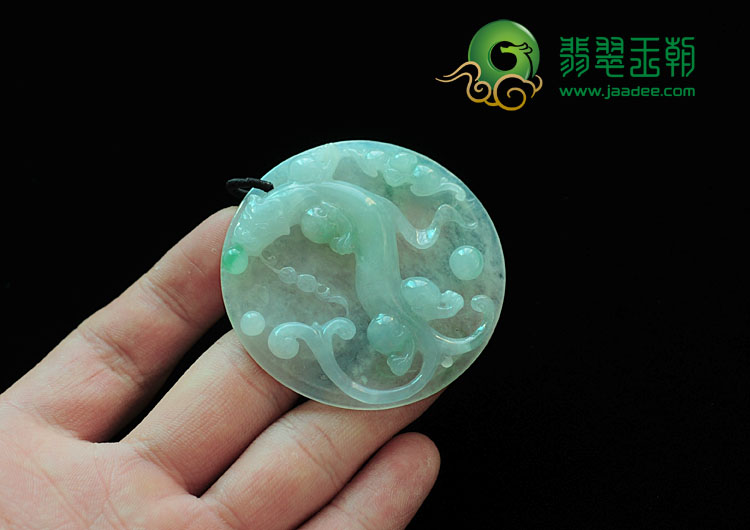 糯冰种飘翠缅甸翡翠龙牌挂件