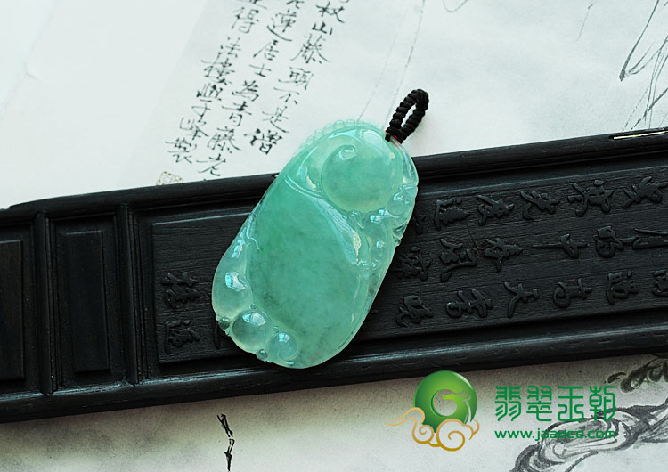 冰种绿晴水缅甸翡翠财源滚滚挂件
