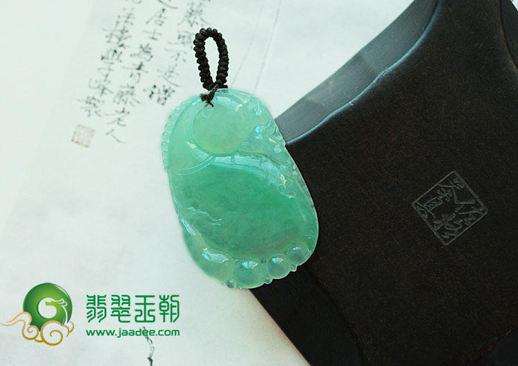 冰种绿晴水缅甸翡翠知足常乐挂件