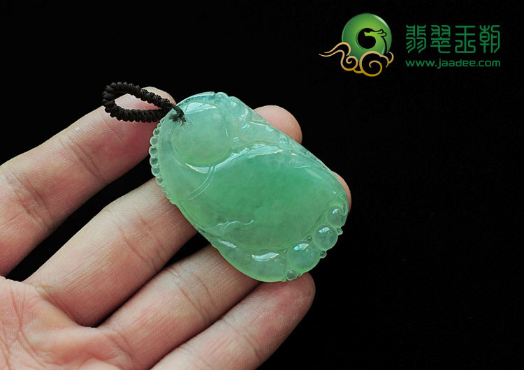 冰种绿晴水缅甸翡翠知足常乐挂件