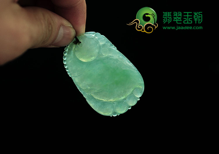 冰种绿晴水缅甸翡翠知足常乐挂件