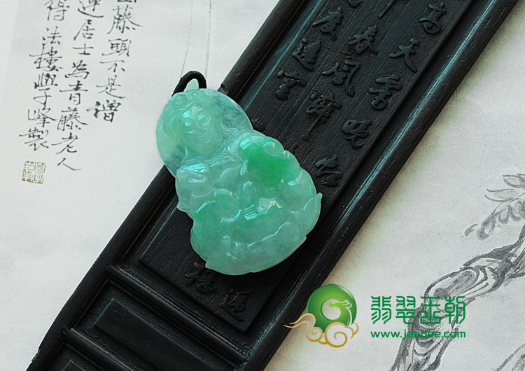 冰种翠绿缅甸翡翠观音挂件