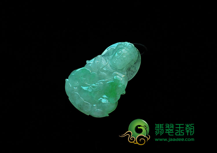 冰种翠绿缅甸翡翠观音挂件