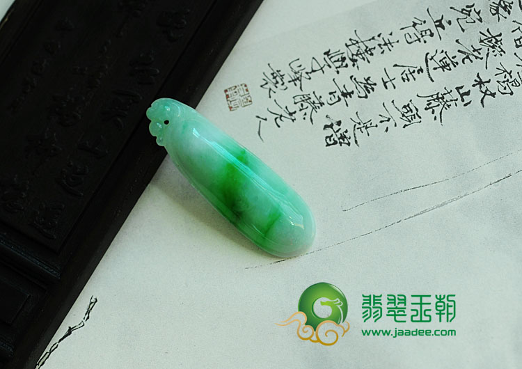 糯冰种阳绿缅甸翡翠长寿瓜挂件