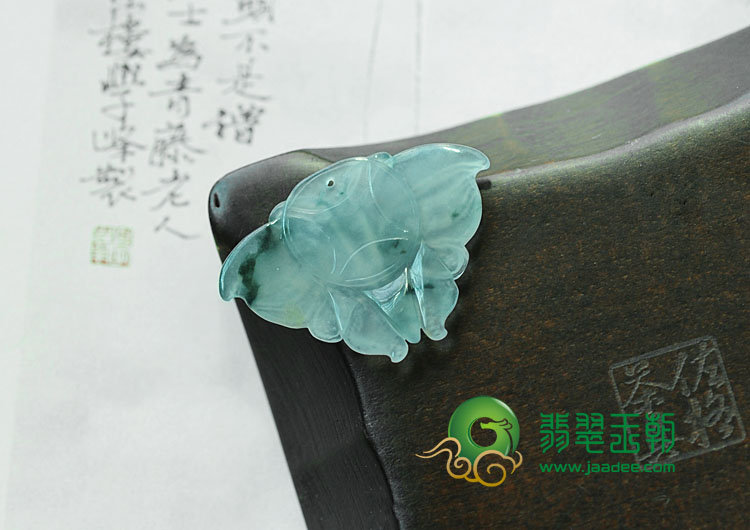 冰种飘花缅甸翡翠蝴蝶挂件