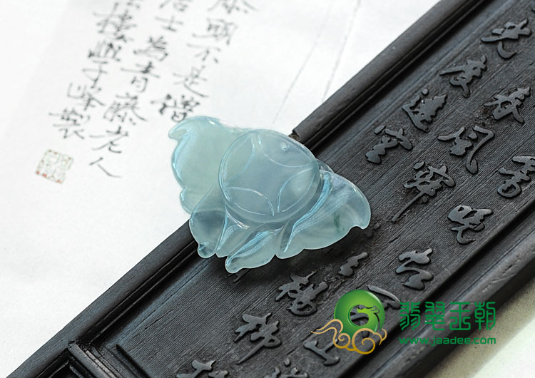 冰种略飘花缅甸翡翠蝴蝶挂件