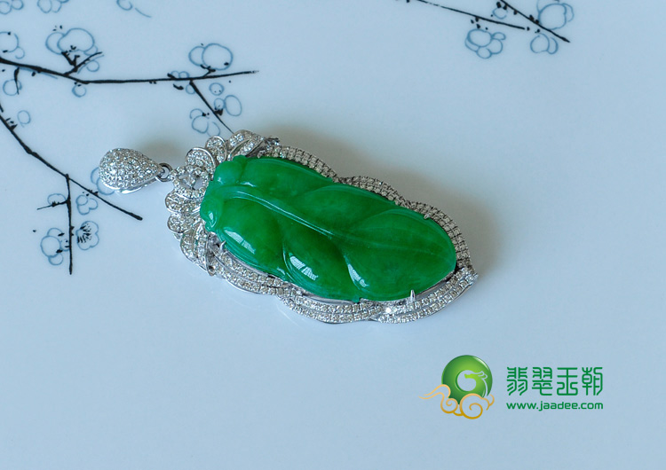 糯冰种正阳绿满绿缅甸翡翠镶白金金枝玉叶挂件