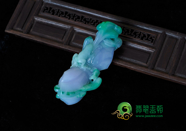 糯冰种春带彩缅甸翡翠连年进财挂件