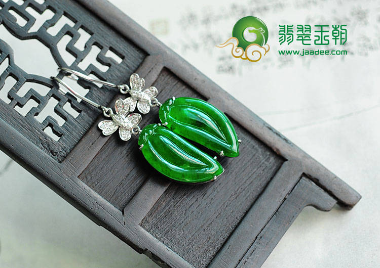 冰种浓绿缅甸翡翠镶白金“魅影”耳坠（真钻）