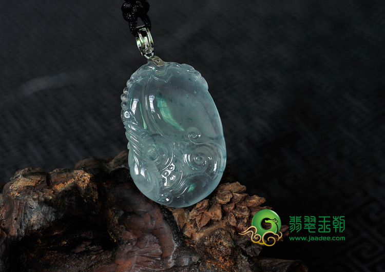 冰玻种飘花缅甸翡翠福寿瓜挂件