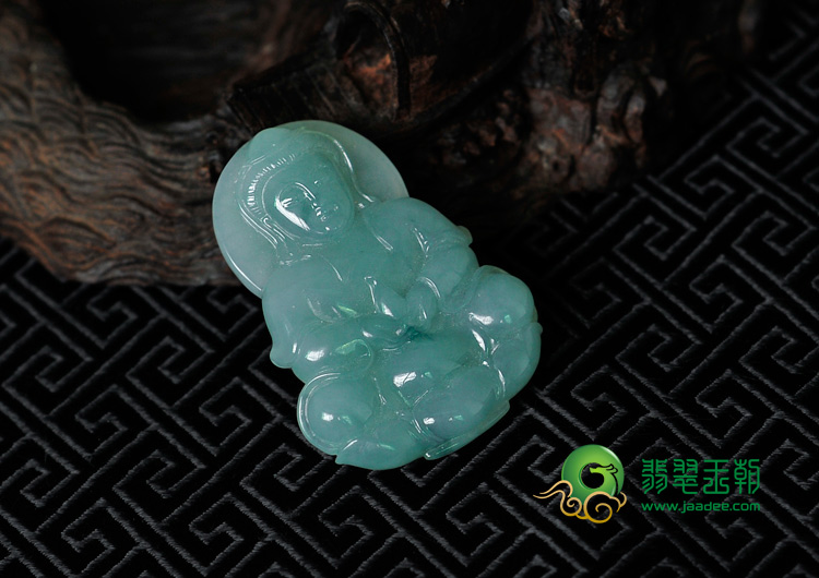 糯冰种晴水缅甸翡翠观音挂件