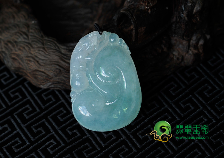 糯冰种淡晴水缅甸翡翠如意寿挂件