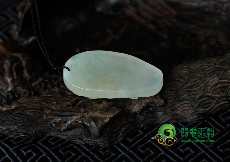 糯冰种淡黄翡缅甸翡翠观音头挂件