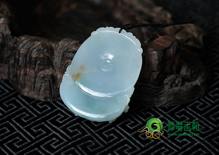 糯冰种飘黄翡缅甸翡翠鲤鱼跃龙门挂件