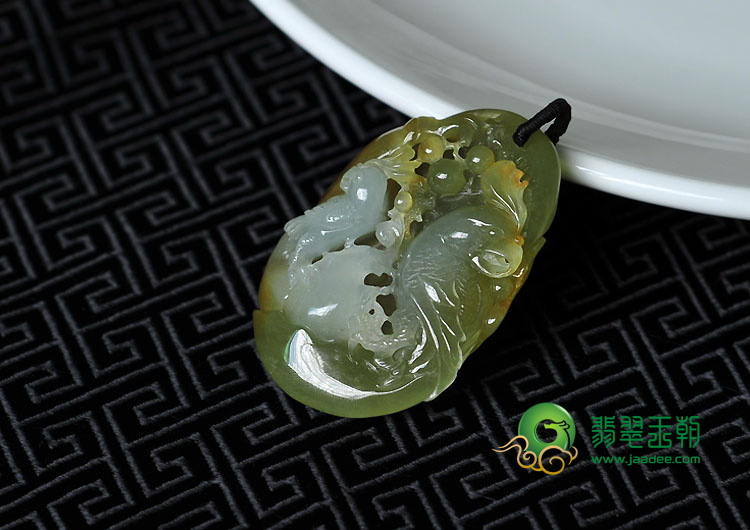 冰种黄翡缅甸翡翠英明神武挂件