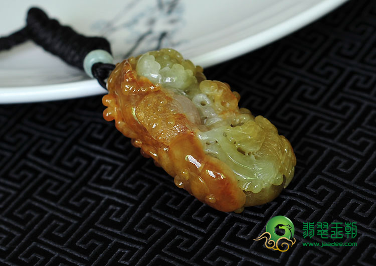 糯冰种红黄翡缅甸翡翠富贵花开挂件