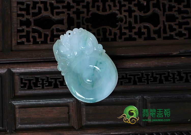 糯冰种飘花缅甸翡翠福在眼前挂件