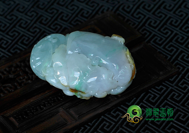 糯冰种三彩缅甸翡翠年年有余手玩件