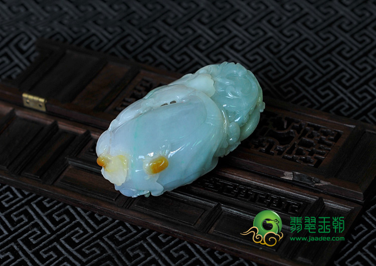 糯冰种三彩缅甸翡翠年年有余手玩件