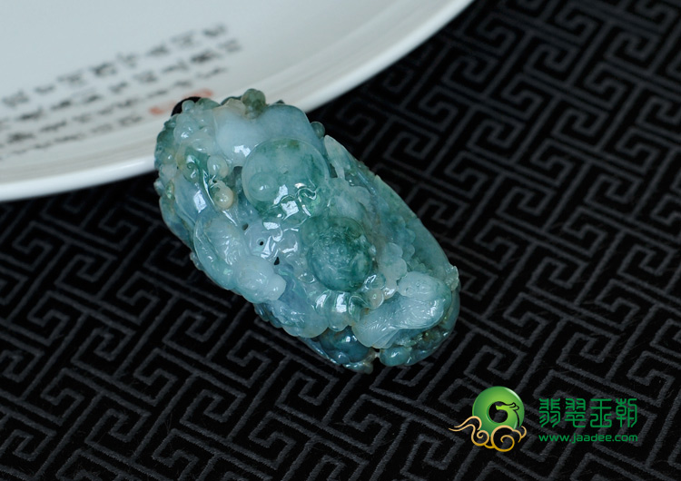 糯冰种飘花缅甸翡翠富贵花开挂件