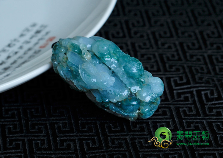 糯冰种飘花缅甸翡翠富贵花开挂件