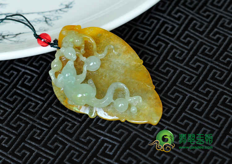 糯冰种黄翡缅甸翡翠鼠数钱挂件