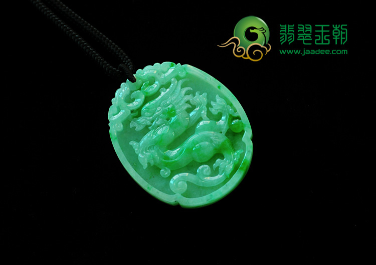 糯冰种翠绿缅甸翡翠龙牌挂件