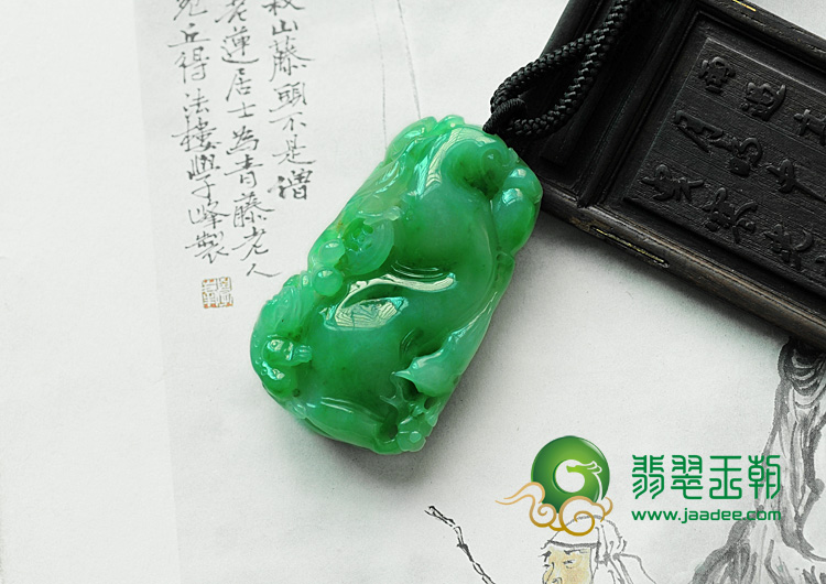 冰种翠绿缅甸翡翠双喜临门挂件
