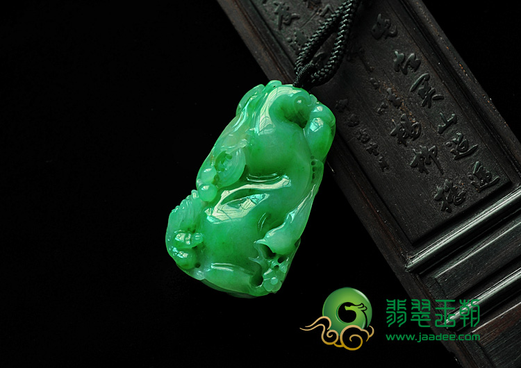 冰种翠绿缅甸翡翠双喜临门挂件