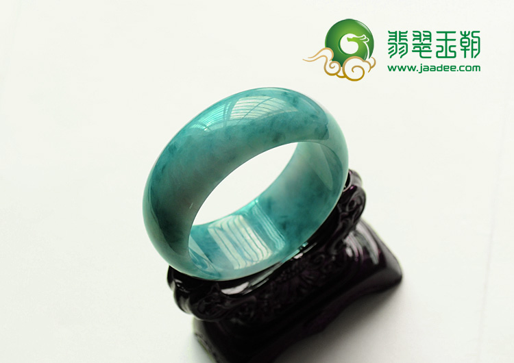 糯冰种飘蓝花带春色缅甸翡翠手镯（58.6mm）