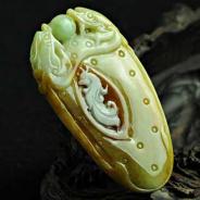 细糯种黄加绿缅甸翡翠龙凤挂件