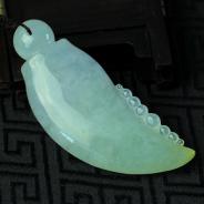 冰种春带彩缅甸翡翠福瓜挂件